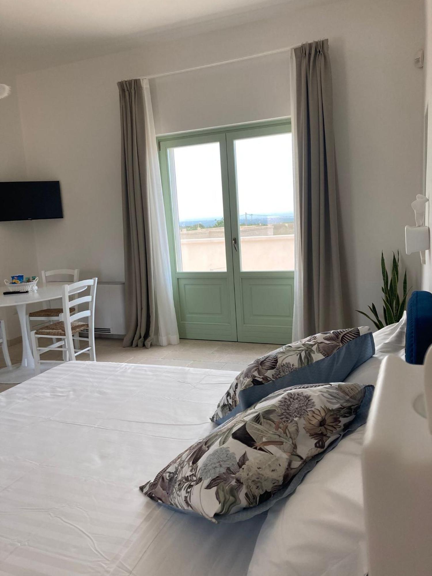 Dimora Stune Hotel Ostuni Bagian luar foto
